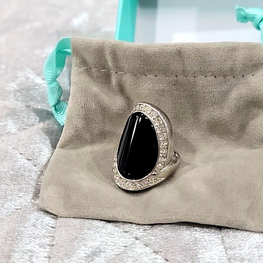New Silver ring with onyx and crystals size 7